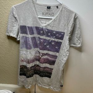 Men’s grey Buffalo David Burton short sleeve shirt, size small.